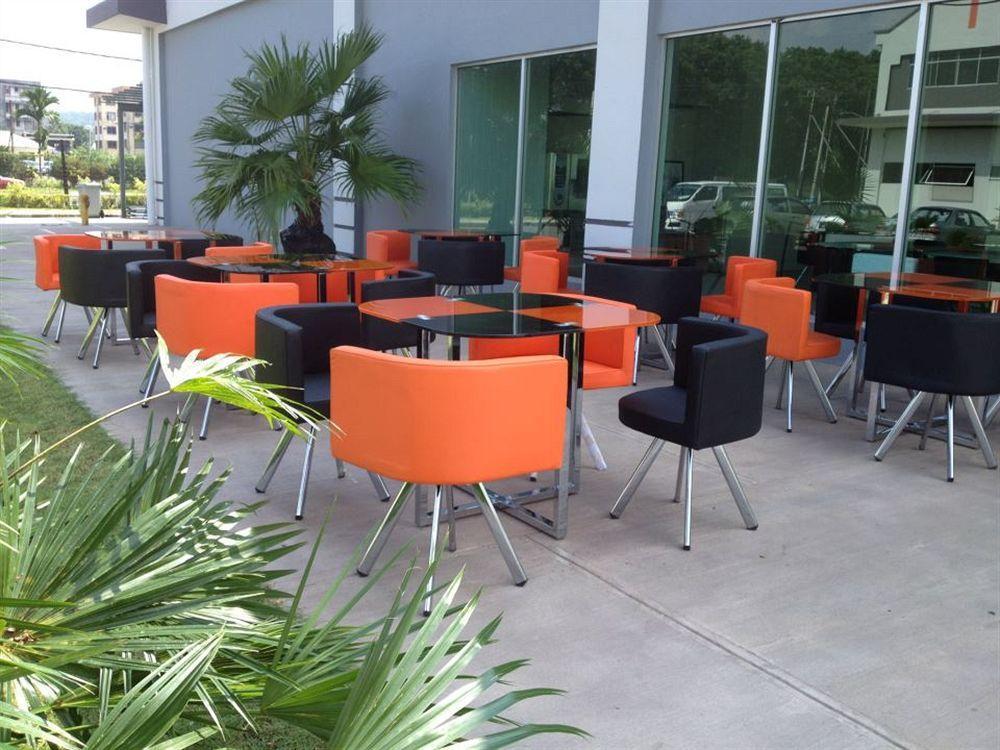 Borneo Cove Hotel Sandakan Bagian luar foto