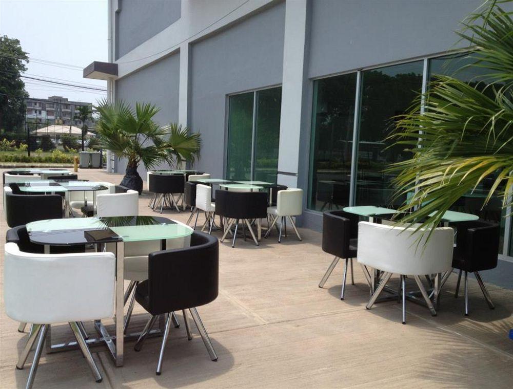 Borneo Cove Hotel Sandakan Bagian luar foto