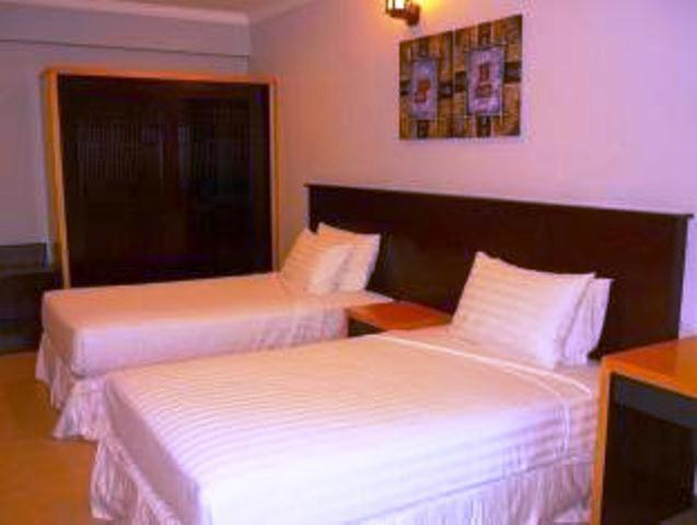 Borneo Cove Hotel Sandakan Bagian luar foto