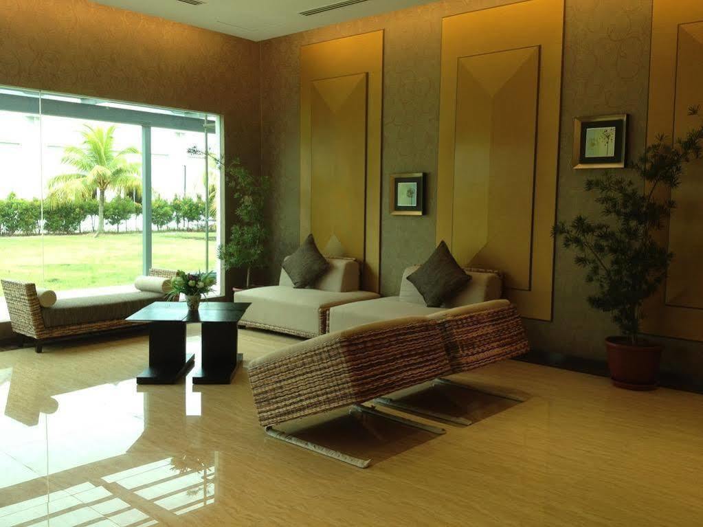 Borneo Cove Hotel Sandakan Bagian luar foto